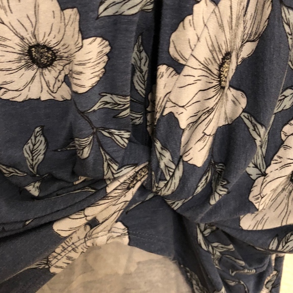 Blue Floral Top with Knotted Front - Picture 2 of 4